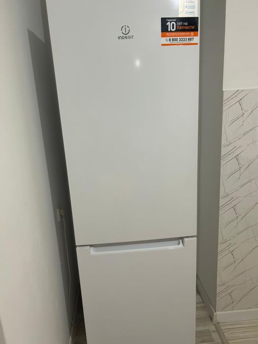 Продаю холодильник