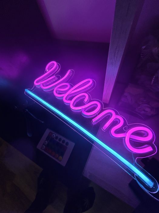 Лед надпис Welcome