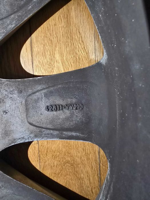 Лети джанти 17 цола Toyota