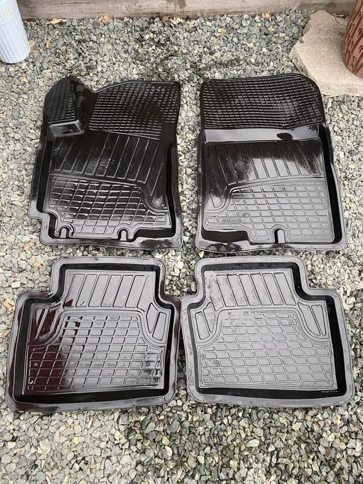 Коврики в салон на авто