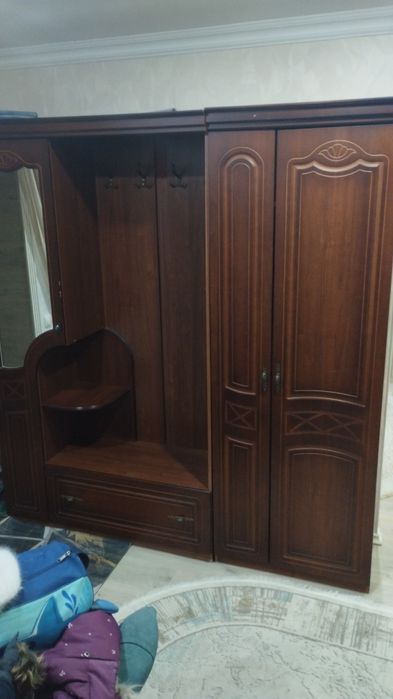 Прихожая в коричневом цвете