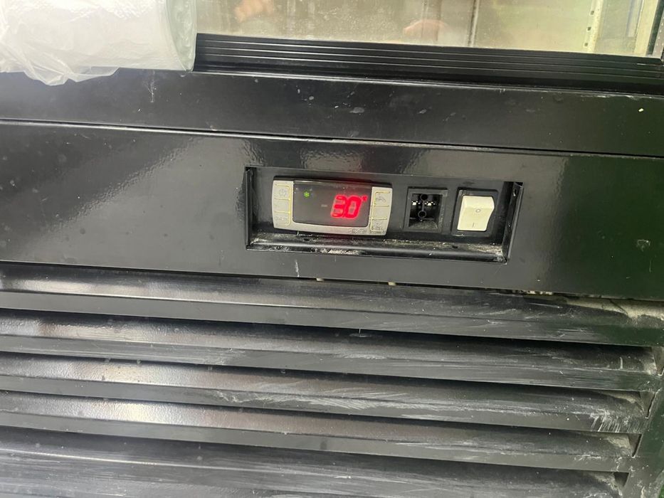 Холодильник для магазина