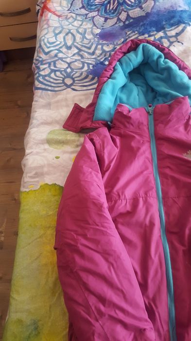 Много запазено яке за момиче 146/152