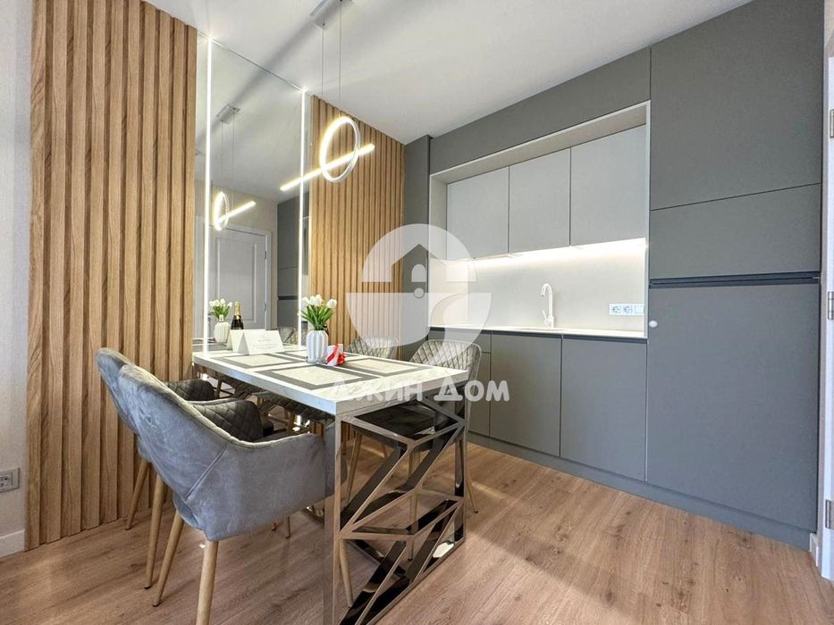 Луксозен тристаен апартамент в к-с „Хармони Сюитс 18“, Слънчев бряг