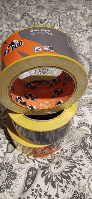 Bandă dublă adezivă