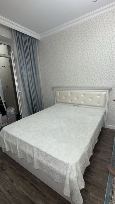 Продаётся кровать (БЕЗ МАТРАСА)