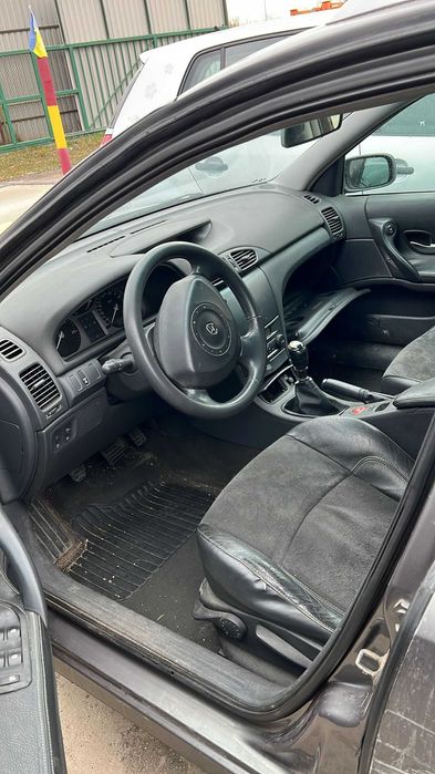 Dezmembrez la pret avantajos autoturism Renault Laguna 2003