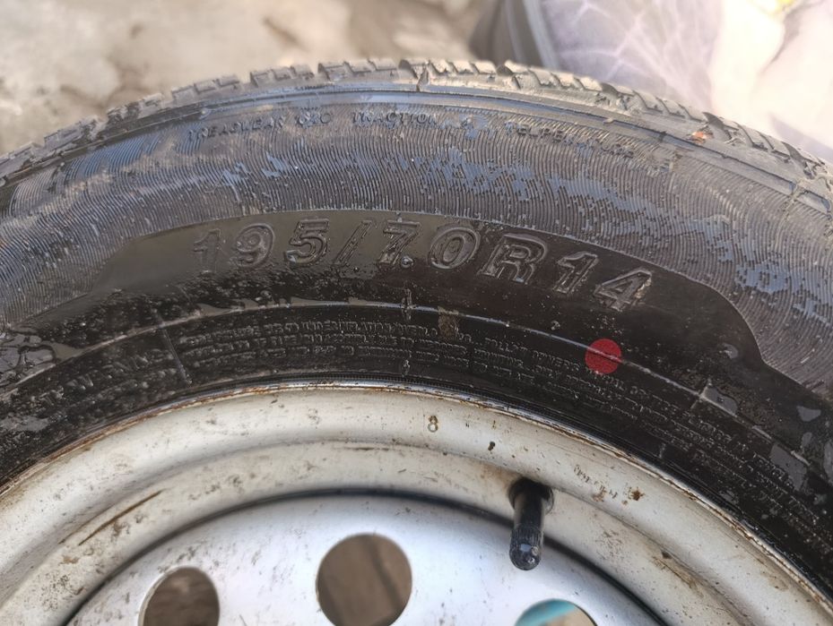 Продам шины 195/70 14