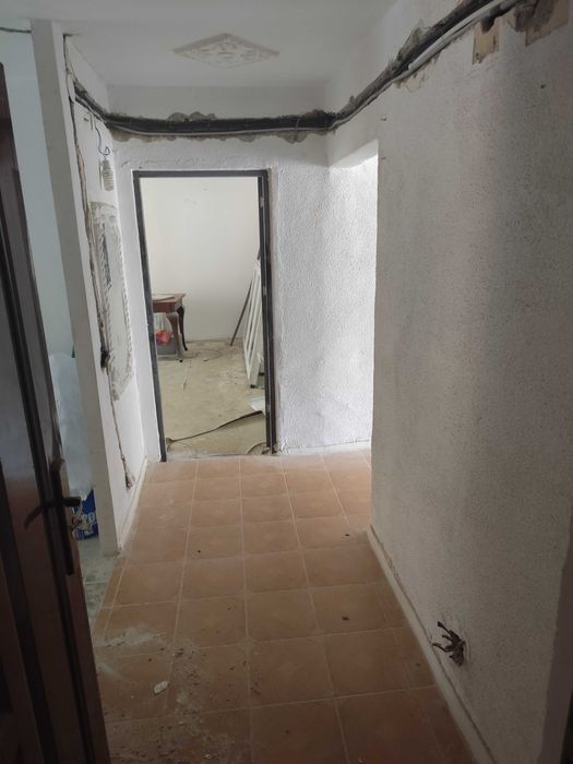 Apartament 3 camere de vânzare