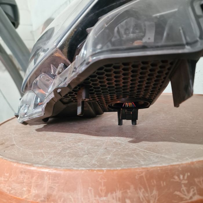 Toyota C-HR 2017 full led десен фар