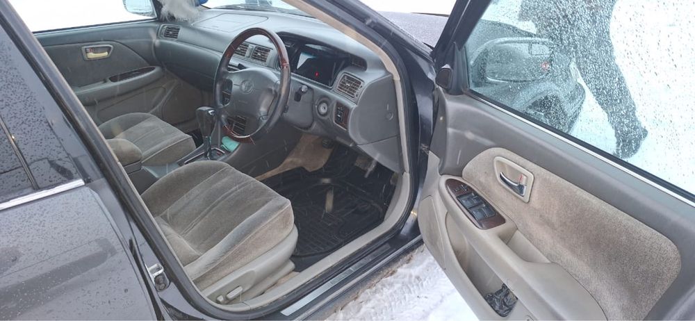 Toyota Mark II Qualis, 1999