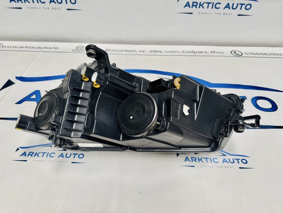 Far dreapta halogen Skoda Karoq cod 57B941016A