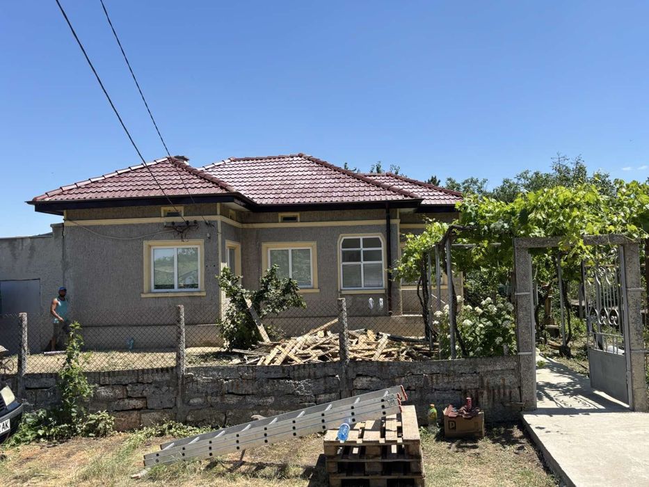 Ремонт на покриви в Добрич - Спиране на течове до 24ч