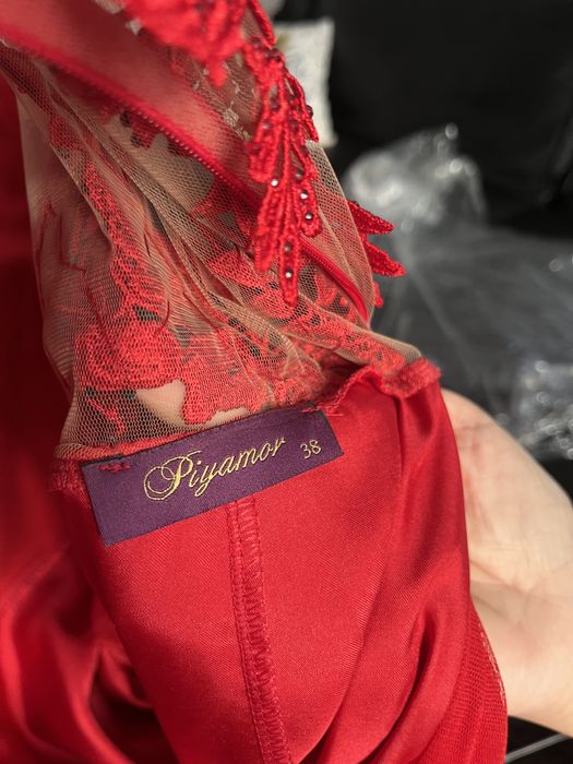 Червена бална рокля М