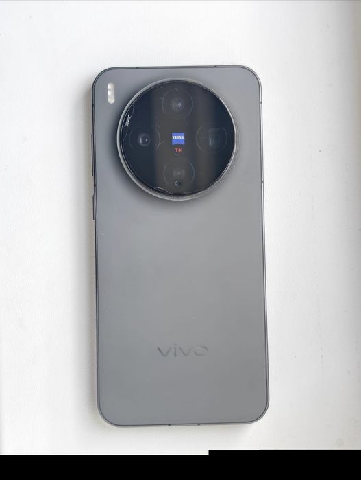 Телефон vivo x300