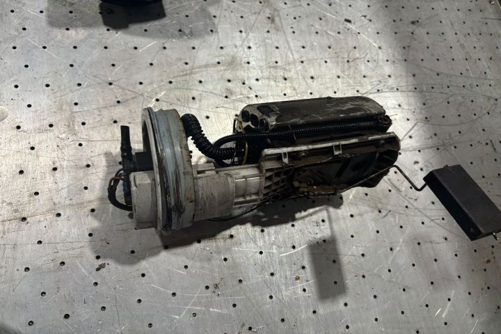 Pompa motorina din rezervor 1J0 919 050 Volkswagen VW Bora prima gene