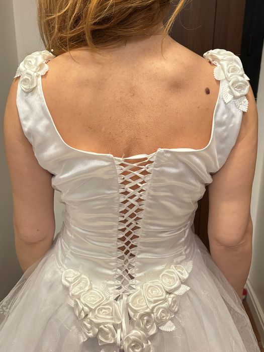 Продавам булчинска рокля.