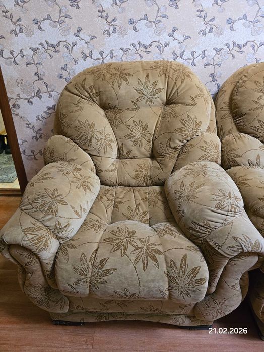Диван и два кресла