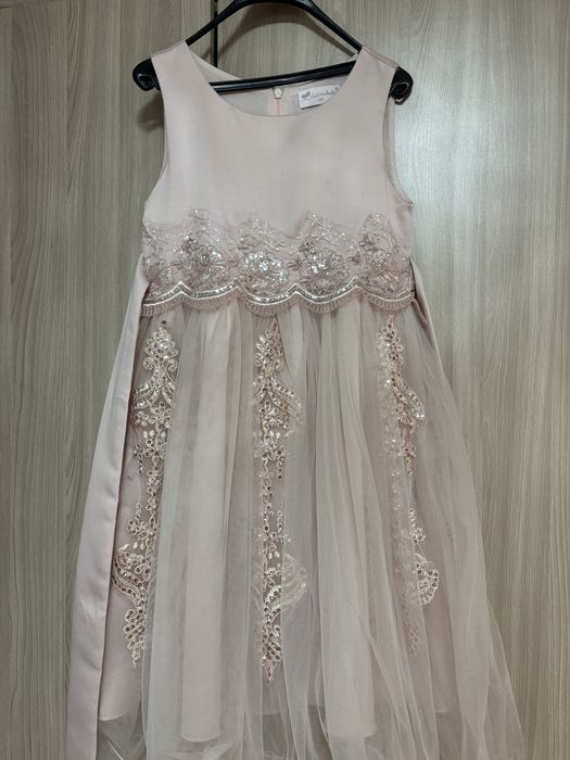 Продам платье для девочки