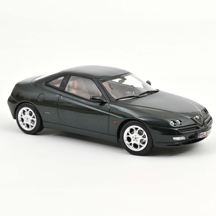 Alfa Romeo GTV 2001 Coventry Green metallic 1:18