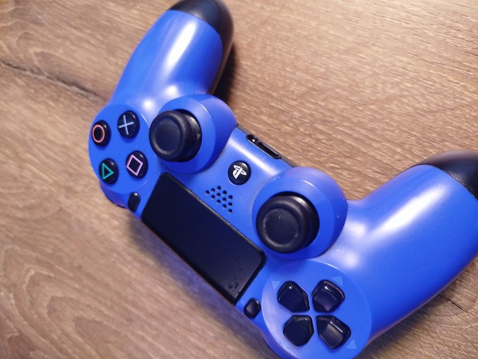 Пълен комплект PS4 Slim + Охладителна стойка + Игри (Перфектен!)