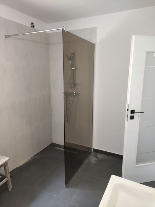 Cabine de dus si paravane din sticla securizata