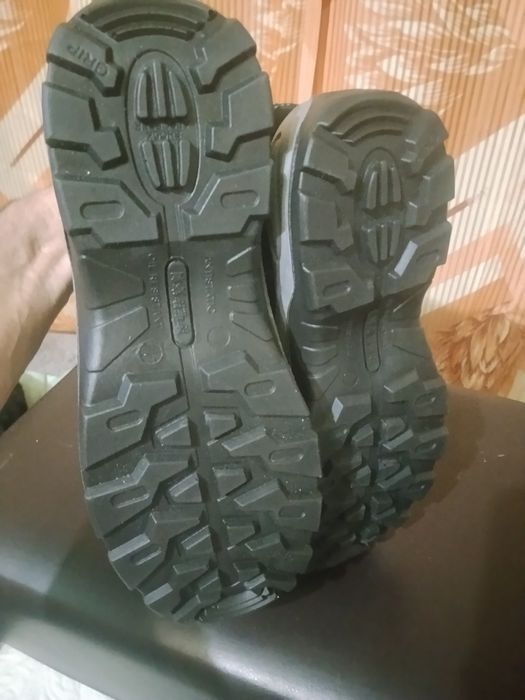 Продам рабочие ботинки