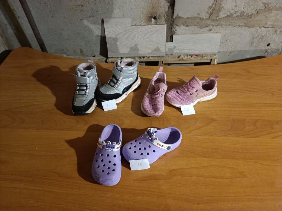 Продам детскую обувь