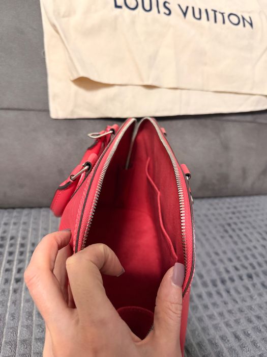 Geanta Louise Vuitton Alma Epi