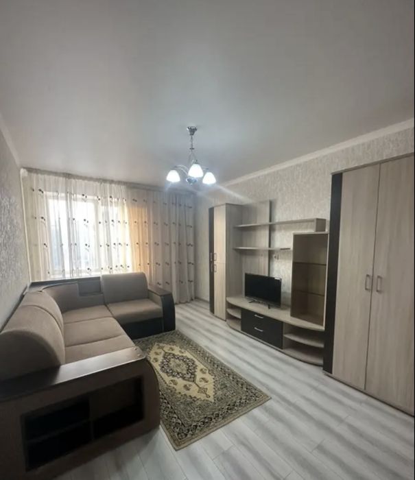 Продаю стенку в зале