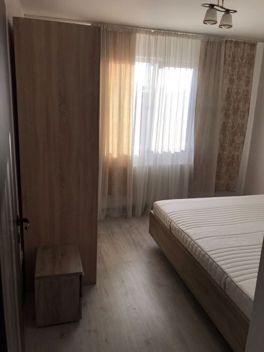 Inchiriez apartament