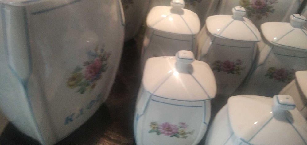 Порцеланови буркани за подправки