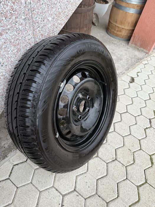 Резервна Гума + Нормална гума с джанта        (чисто нови са и двете)