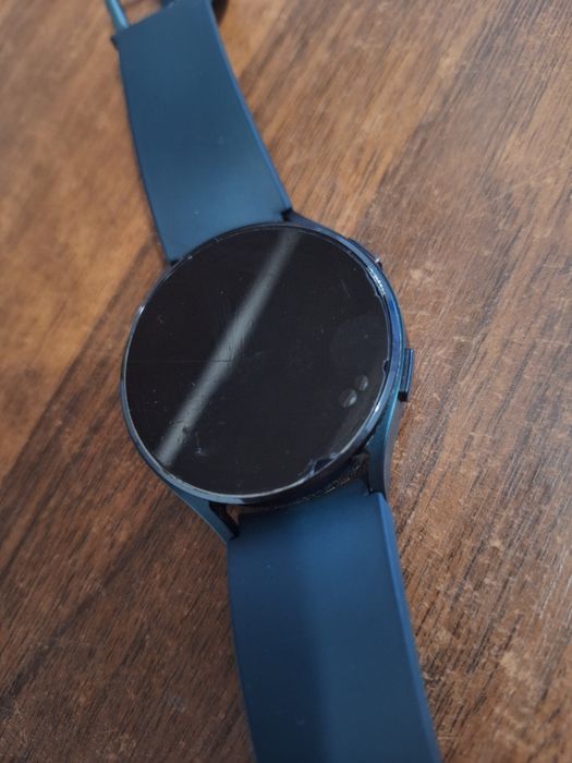 Samsung watch 4 в идеальном состоянии