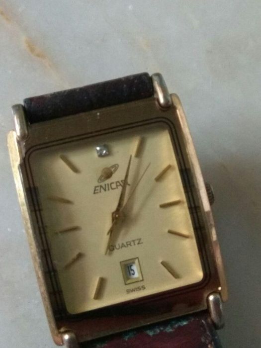 Часы швейцарские, позолоченные.