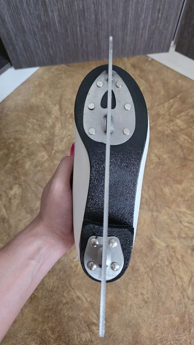 Коньки женские фигурные