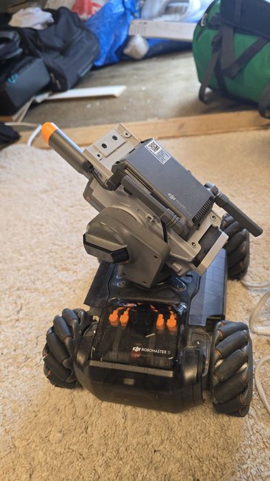 Robot танк  Robomaster s1 dji.