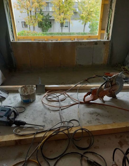 Executam demolari interioare și exterioare,spargem beton,gresie,sapa