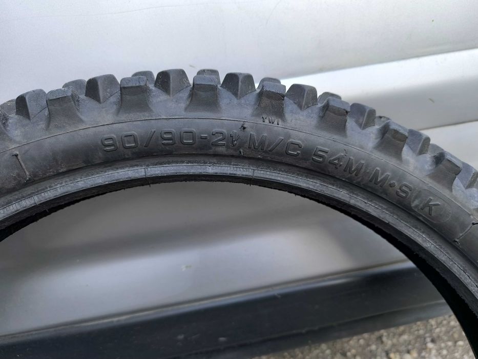 Кросова гума metzeler 90/90/21