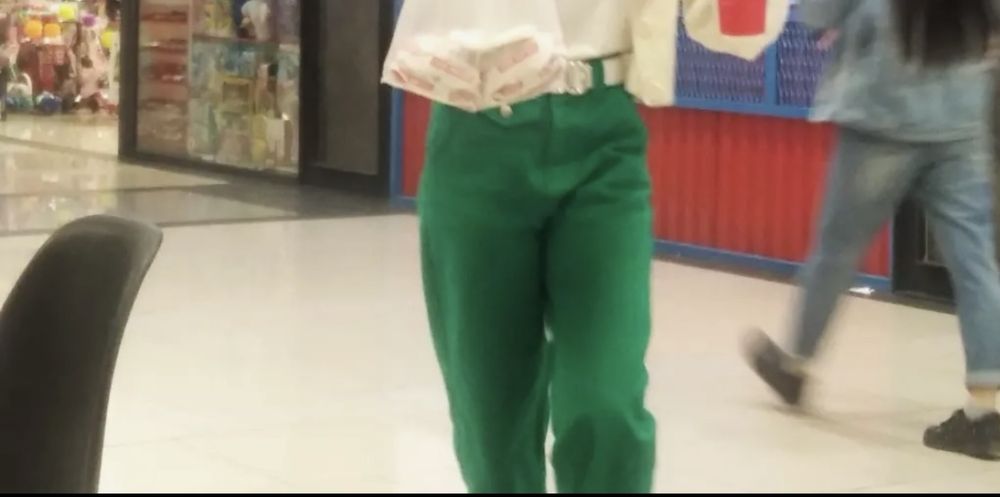 Зеленые джинсы 42-44