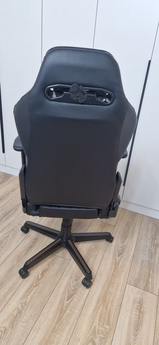 Игровое кресло DXRacer