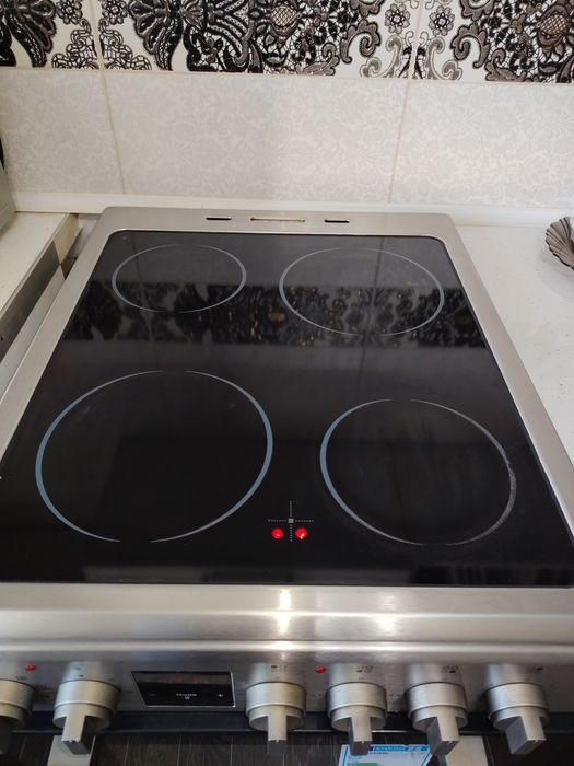 Продам электрическую плиту Dauscer