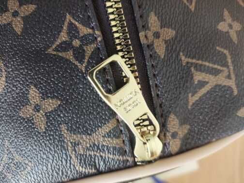 In stoc voiaj, geanta sport piele Louis Vuitton 1109.10