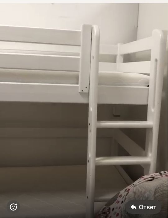 Продам подрастковую кровать из дерево