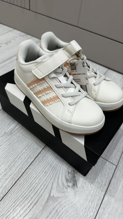 Кроссовки adidas