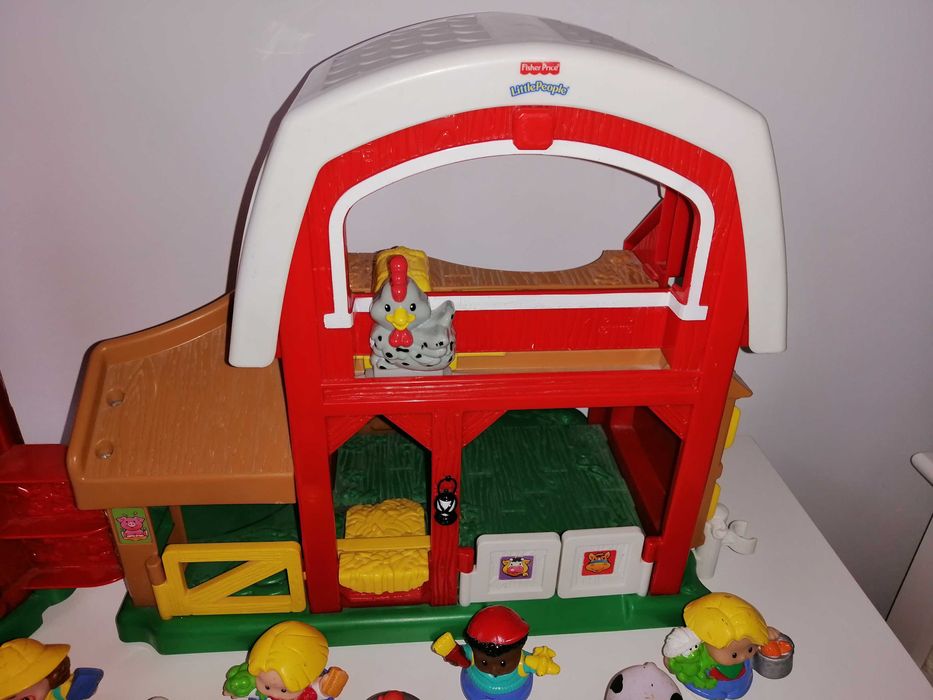 Ferma Fisher price little people cu lumini si sunete