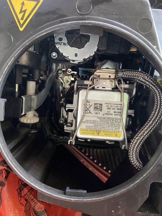 W221 фара левая