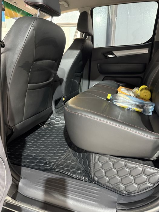 Продам коврики на JAC T6 , JAC T8