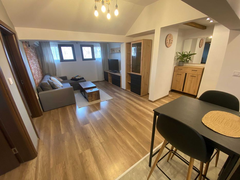 Дава се под наем Двустаен апартамент в София, Център - 75 кв.м за 1072.02 € - Снимка #1