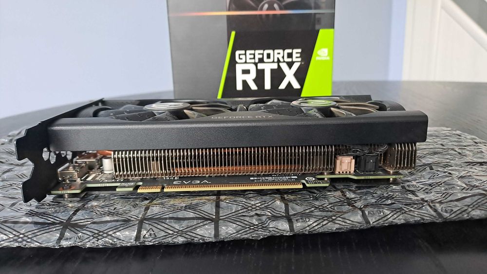 RTX 3060 12GB EVGA – КАТО НОВА, 7 месеца ползвана + Оригиналната Кутия